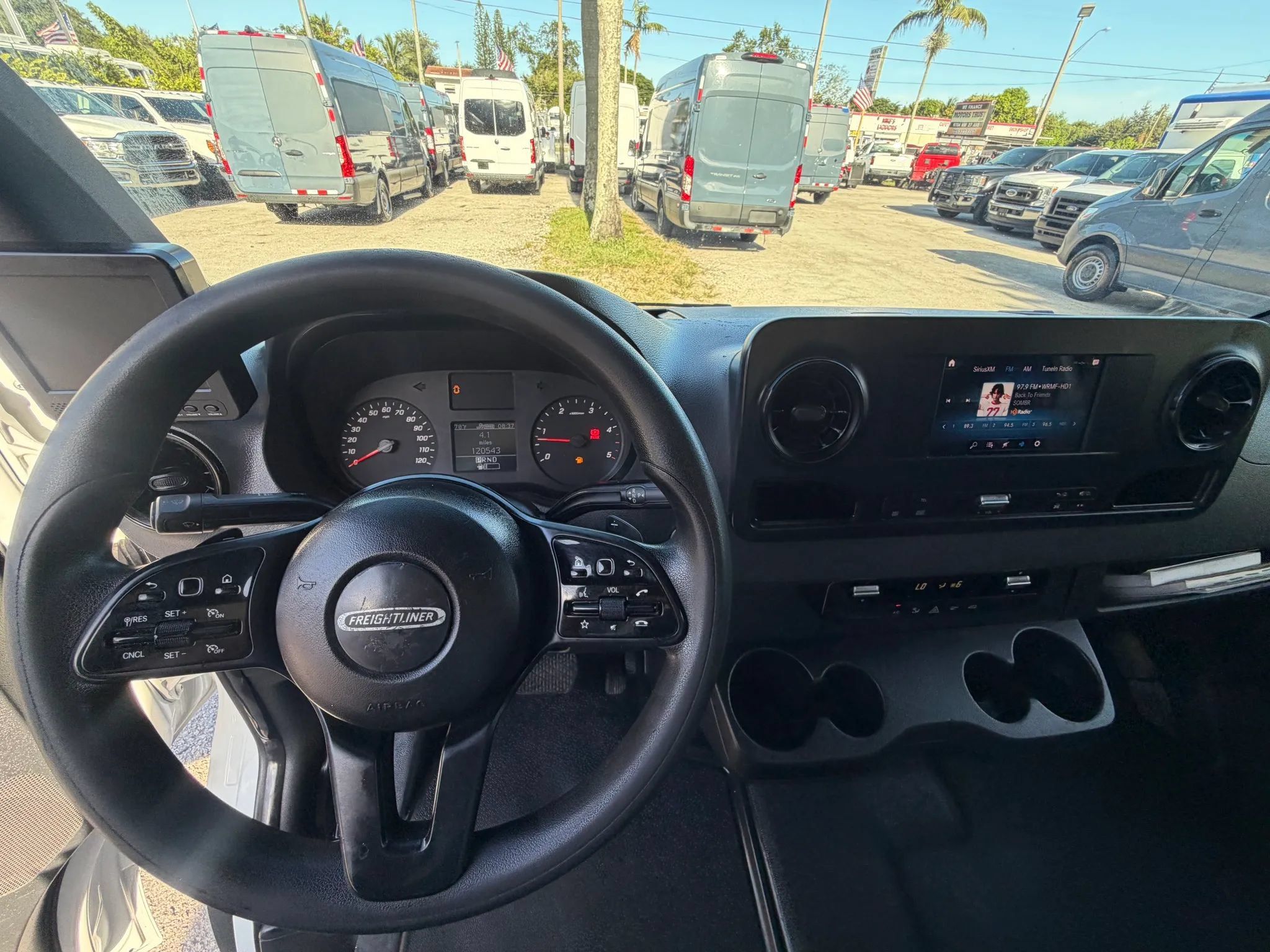 Used 2019 Freightliner Sprinter 3500 w/ Premium Package RWD image 15