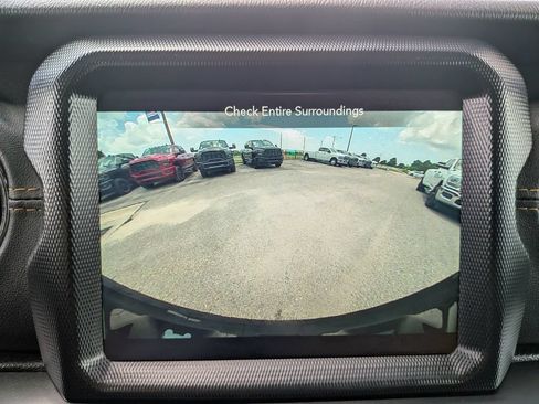 Used 2021 Jeep Wrangler Unlimited Sahara AWD/4WD image 24