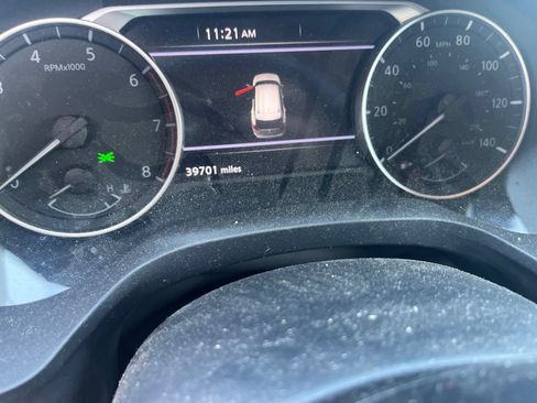 Used 2024 Nissan Rogue SV FWD image 6