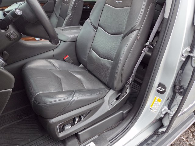 Used 2020 Cadillac Escalade Luxury AWD/4WD image 29