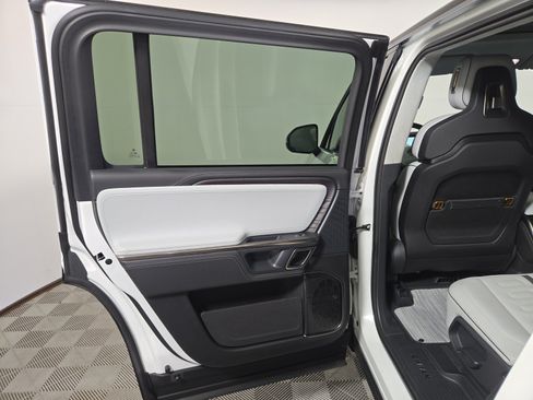 Used 2023 Rivian R1S Launch Edition AWD/4WD image 17