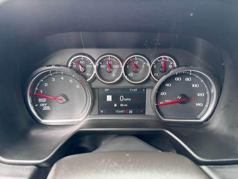 Used 2021 Chevrolet Suburban LT w/ Luxury Package image 22