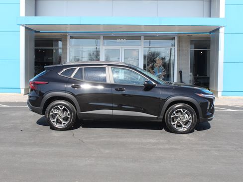 New 2026 Chevrolet Trax LT w/ Driver Confidence Package image 3