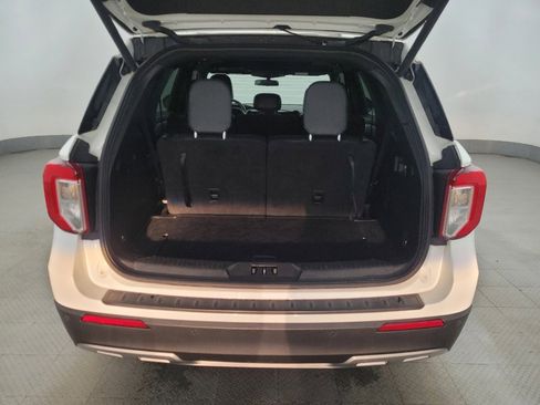 Used 2020 Ford Explorer XLT w/ Equipment Group 202A image 29