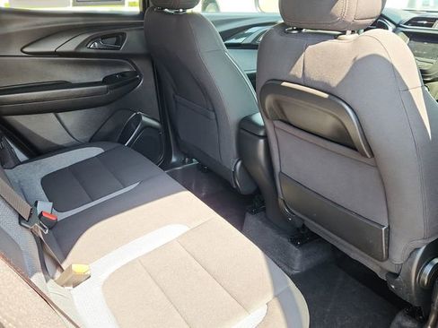 Used 2023 Chevrolet TrailBlazer LT FWD image 28