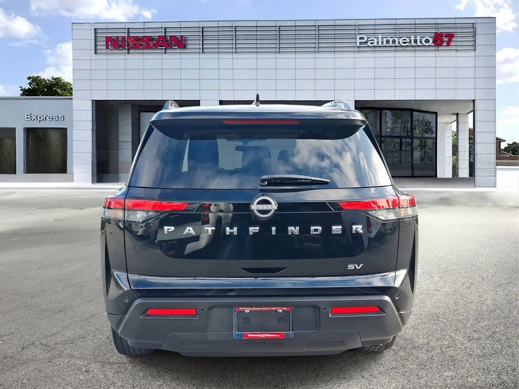 Certified 2024 Nissan Pathfinder SV FWD image 5