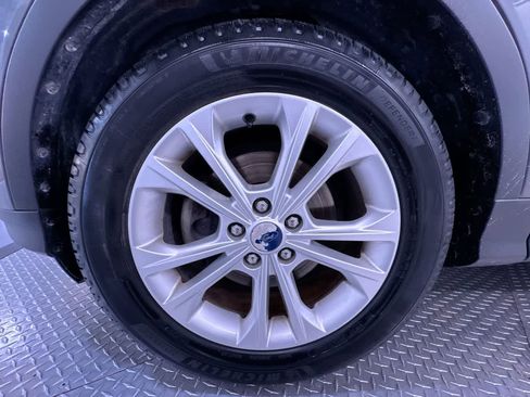Used 2017 Ford Escape SE FWD image 10