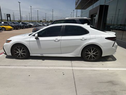 Used 2024 Toyota Camry SE FWD image 7