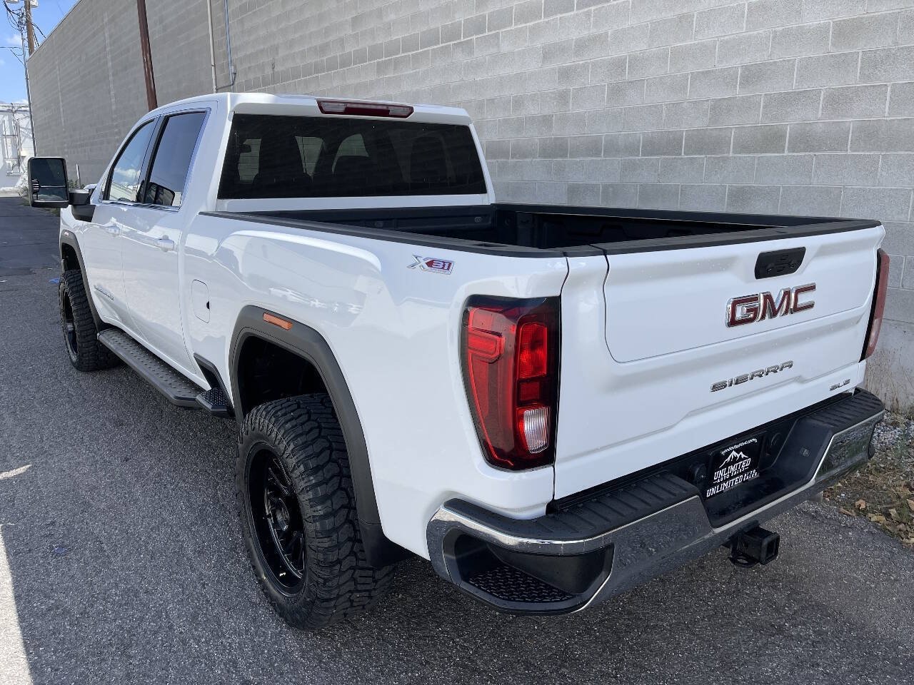 Used 2024 GMC Sierra 2500 SLE w/ SLE Convenience Package AWD/4WD image 8