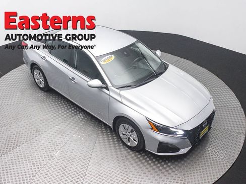 Used 2023 Nissan Altima 2.5 S FWD image 3