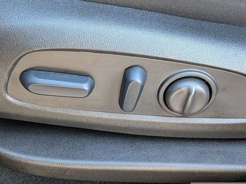 Used 2023 GMC Acadia SLE w/ Driver Convenience Package image 20