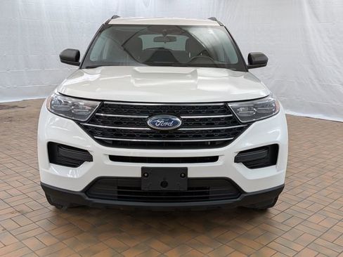 Certified 2023 Ford Explorer XLT w/ Class IV Trailer Tow Package AWD/4WD image 2