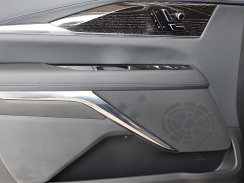 Used 2025 Cadillac Escalade IQ Luxury 1 image 10