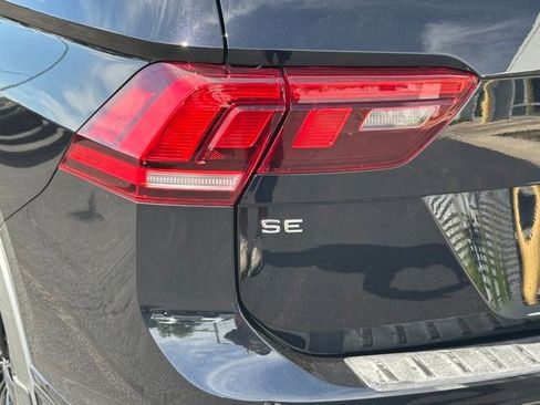 Certified 2022 Volkswagen Tiguan SE R-Line FWD image 13