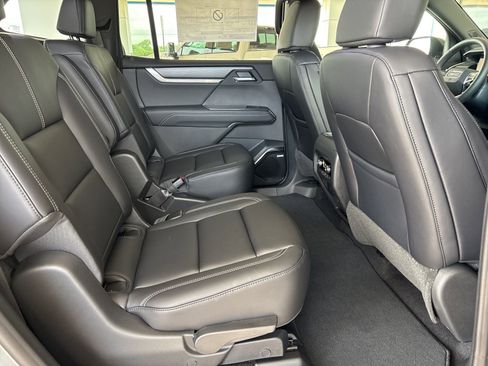 New 2026 GMC Acadia Elevation w/ Black Edition FWD image 21