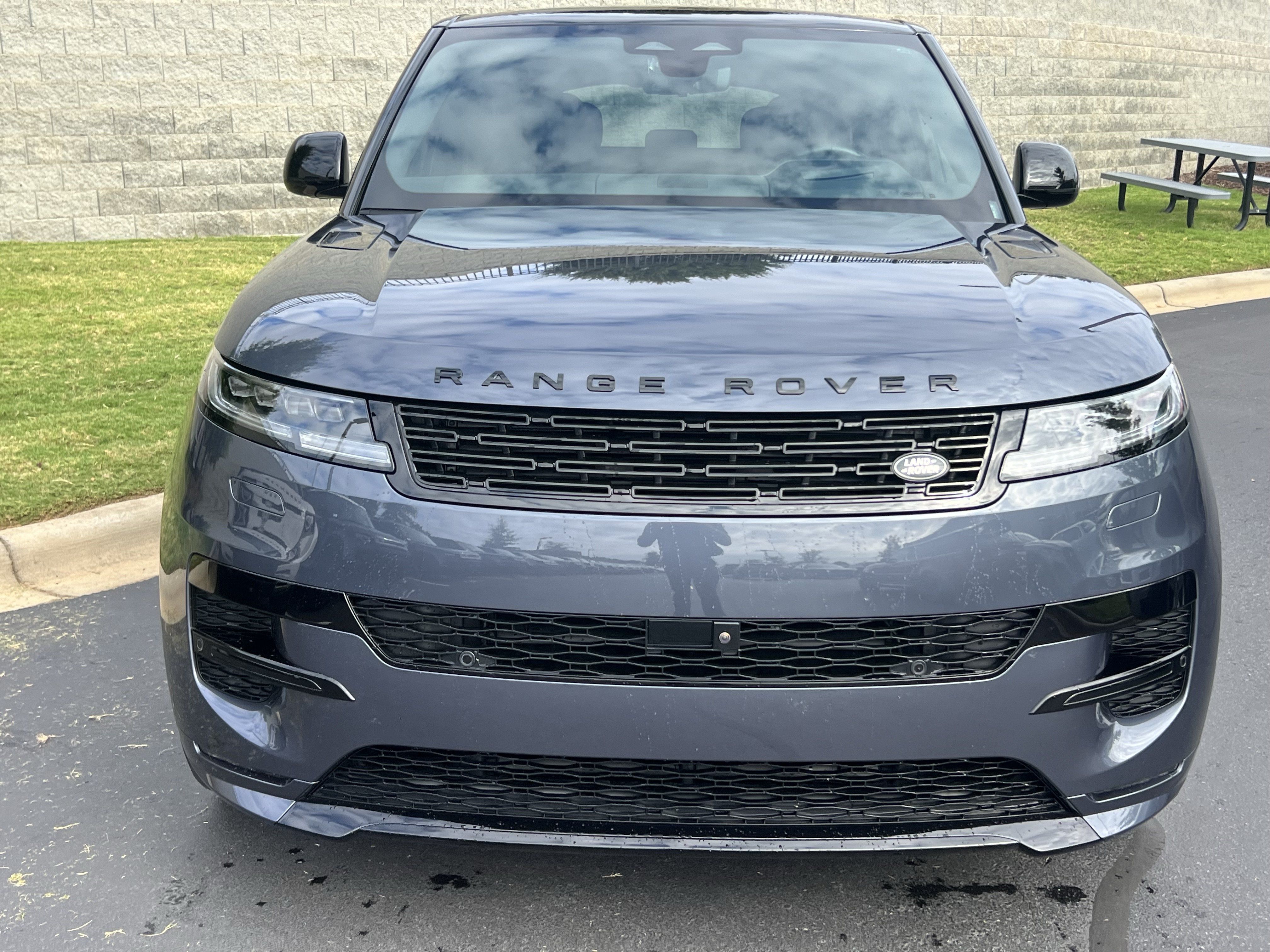 Used 2025 Land Rover Range Rover Sport Dynamic SE AWD/4WD image 9