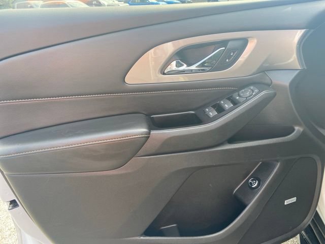 Used 2018 Chevrolet Traverse LT w/ LPO, 'HIT The Road' Package FWD image 14