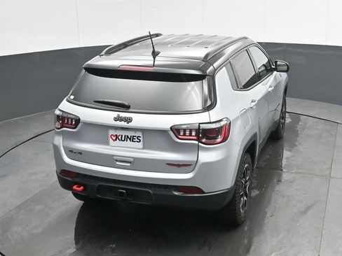 Used 2025 Jeep Compass Trailhawk w/ Trailer Tow Group AWD/4WD image 33