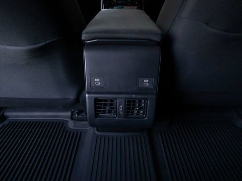 Used 2024 Subaru Solterra AWD/4WD image 18