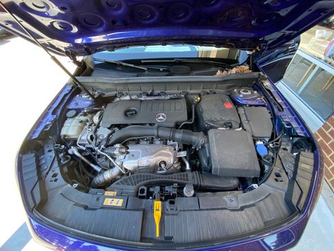 Used 2022 Mercedes-Benz GLB 250 4MATIC image 16