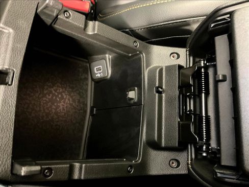 Used 2024 Jeep Wrangler Unlimited Sahara w/ Technology Group AWD/4WD image 16