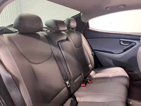Used 2015 Hyundai Elantra Limited w/ Option Group 05 image 13