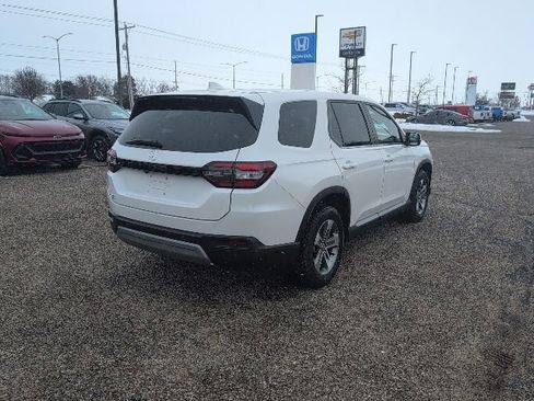 Used 2025 Honda Pilot EX-L image 17