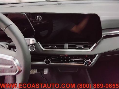 Used 2025 Chevrolet Equinox LT image 12