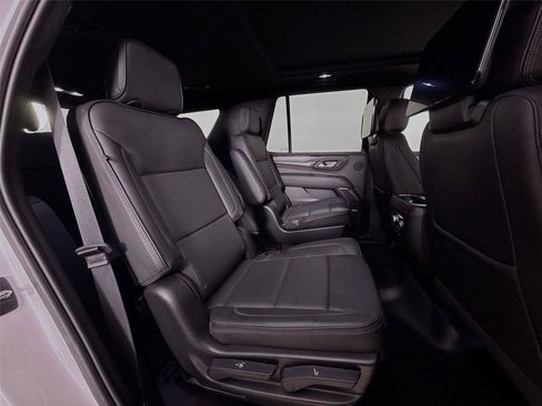 Used 2024 GMC Yukon Denali w/ Advanced Technology Package AWD/4WD image 32