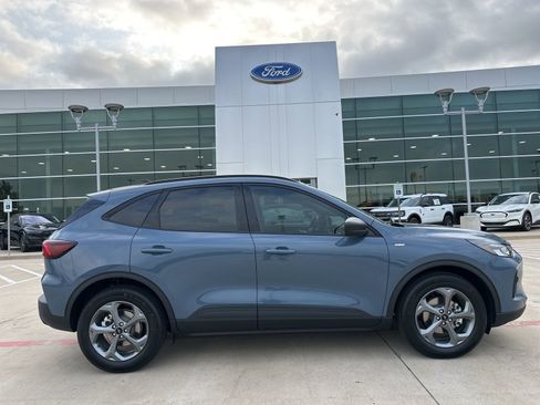 Used 2025 Ford Escape ST-Line w/ Equipment Group 301A image 33