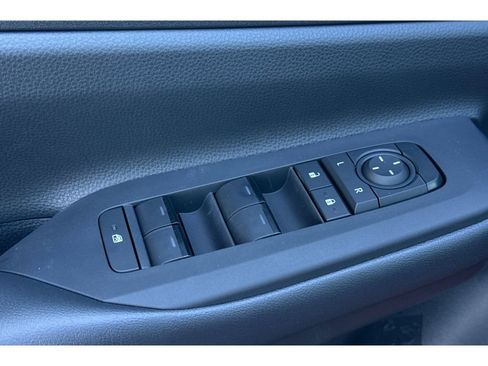 New 2026 Toyota Prius Plug-In Hybrid image 12