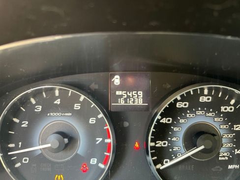 Used 2010 Subaru Legacy 2.5i Premium AWD/4WD image 7