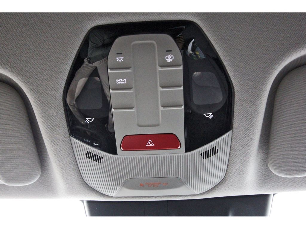 Used 2025 Kia K4 FWD image 24
