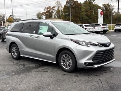 New 2025 Toyota Sienna XLE