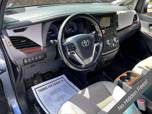 Used 2017 Toyota Sienna Limited Premium AWD/4WD image 11