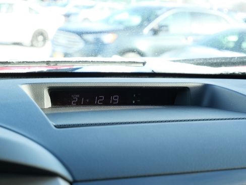 Used 2013 Toyota Tundra Platinum image 28