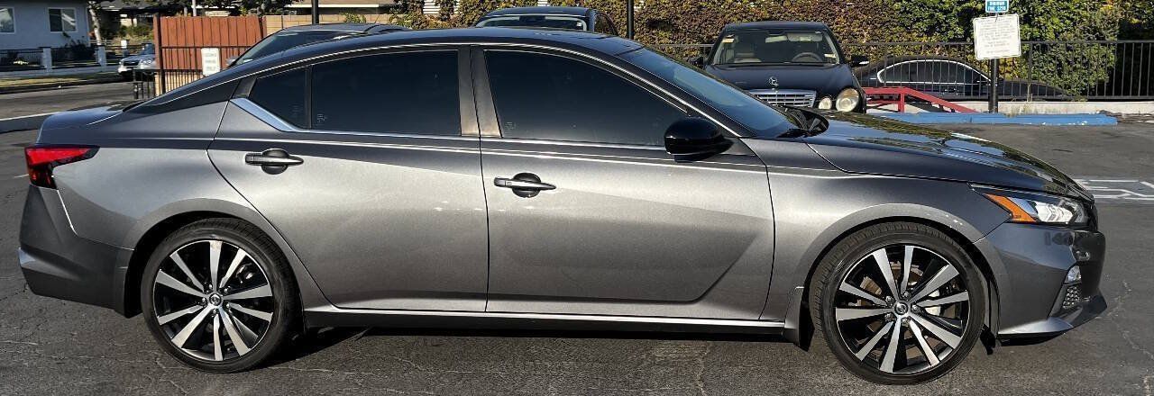 Used 2021 Nissan Altima 2.5 SR FWD image 3