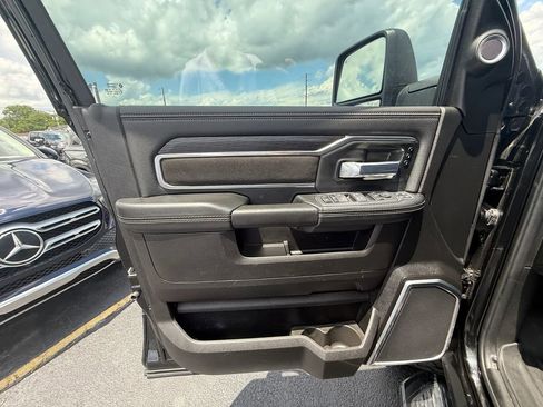 Used 2024 RAM 2500 Laramie w/ Night Edition AWD/4WD image 11