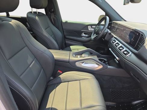 Used 2021 Mercedes-Benz GLS 450 4MATIC image 12