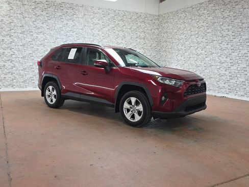 Used 2021 Toyota RAV4 XLE w/ Convenience Package image 1