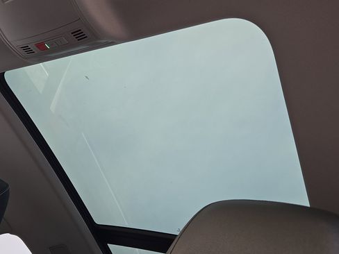 Used 2021 Volkswagen Tiguan SEL image 15