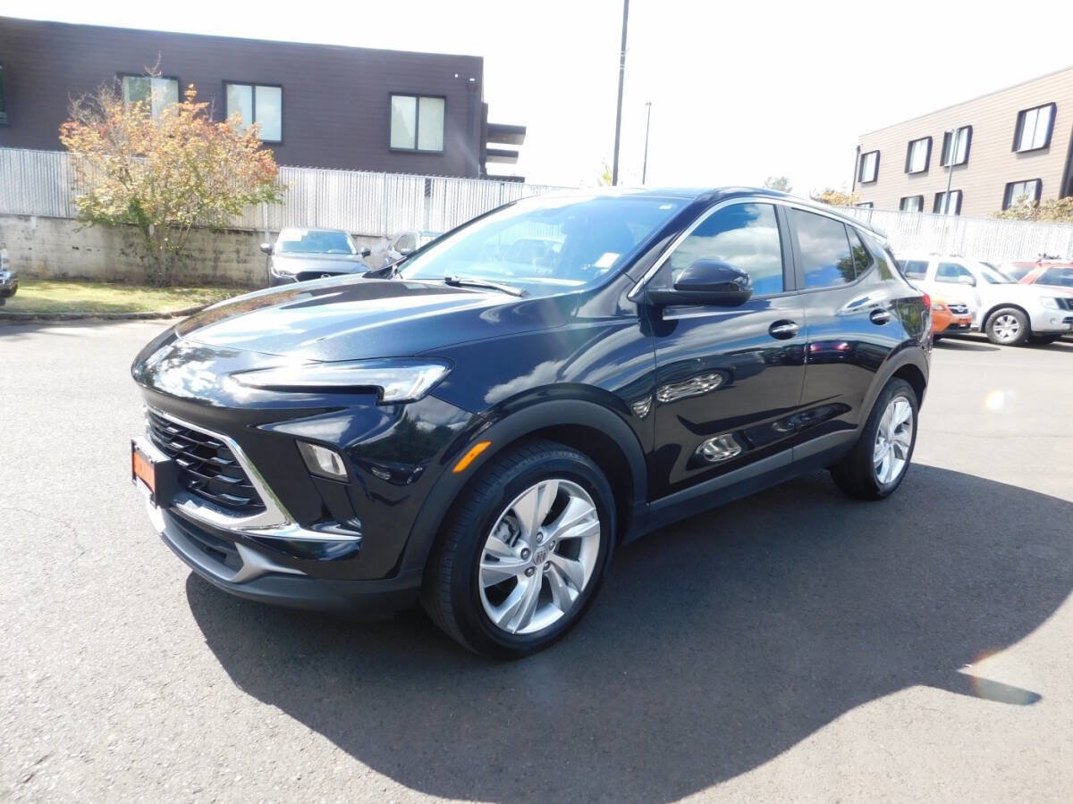 Used 2025 Buick Encore GX Preferred FWD image 4
