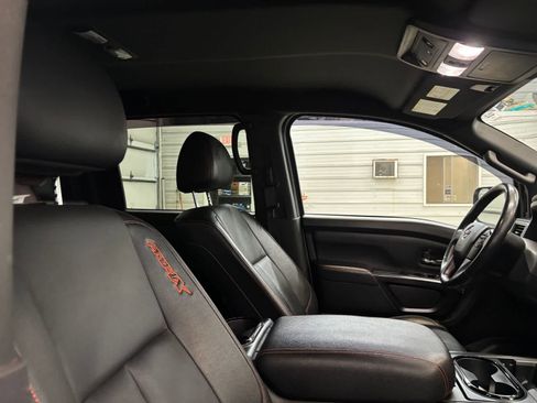 Used 2021 Nissan Titan PRO-4X w/ Pro-4x Convenience Package AWD/4WD image 25