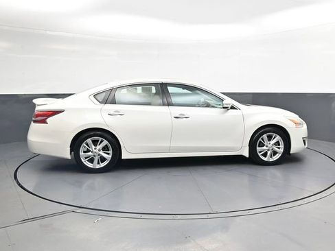 Used 2015 Nissan Altima 2.5 SL w/ Technology Package FWD image 3