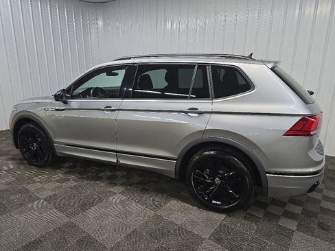 Used 2023 Volkswagen Tiguan SE R-Line AWD/4WD image 4