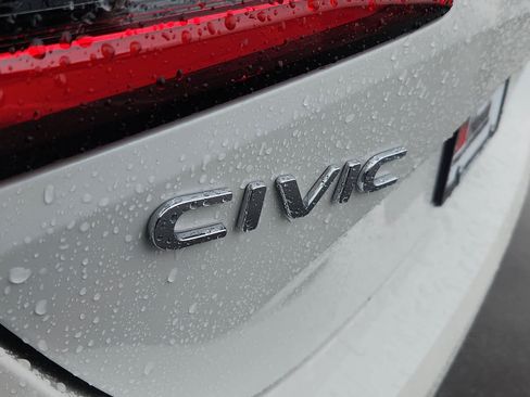 Certified 2025 Honda Civic Sport image 31