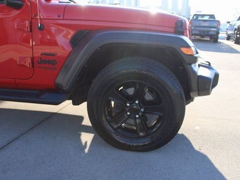Used 2022 Jeep Wrangler Unlimited Sport image 12