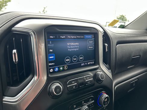 Used 2021 Chevrolet Silverado 1500 LT Trail Boss w/ LPO, Dark Essentials Package AWD/4WD image 28