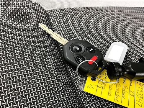 Used 2023 Subaru Crosstrek 2.0i Premium image 11