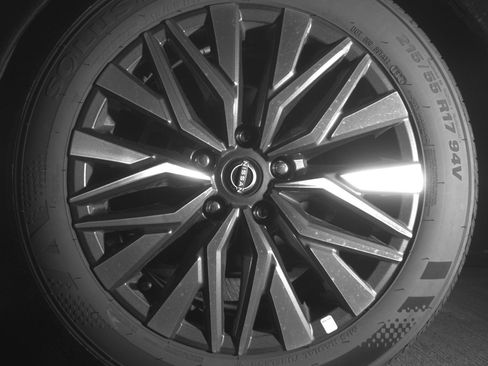 Used 2025 Nissan Altima 2.5 SV image 14